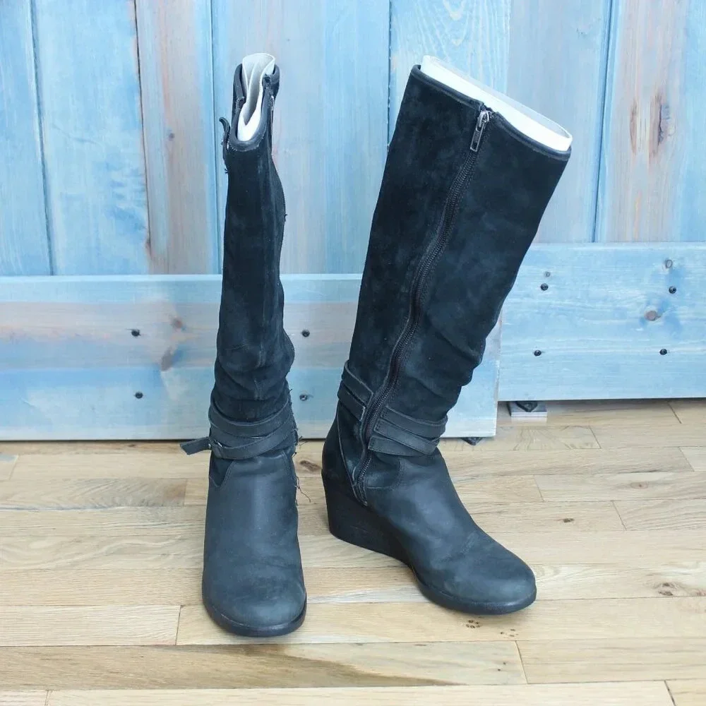 UGG awesome pair